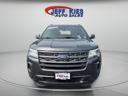 Used 2019 Ford Explorer XLT w/ Equipment Group 202A FWD image 2
