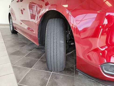 Used 2024 Toyota Sienna LE image 17