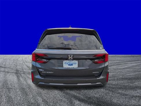 Used 2025 Honda Odyssey Touring image 5