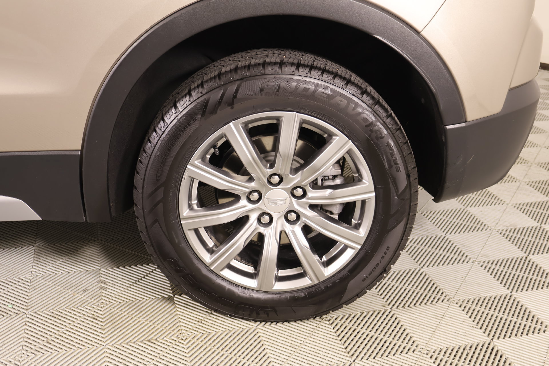 Used 2023 Cadillac XT4 Premium Luxury w/ Driver Assist Package FWD image 18