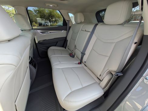 New 2026 Cadillac XT5 Premium Luxury w/ LPO, ONYX Package image 9