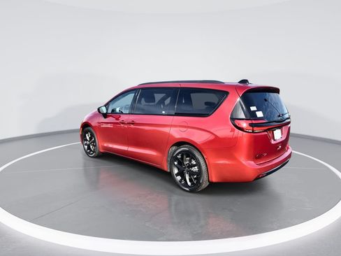 New 2026 Chrysler Pacifica Limited w/ S Appearance Package FWD image 6