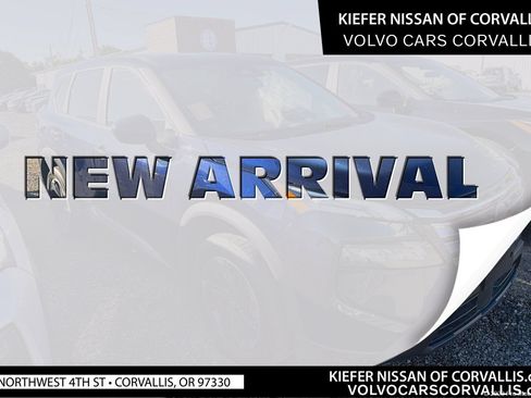 Used 2025 Nissan Rogue SV FWD image 1