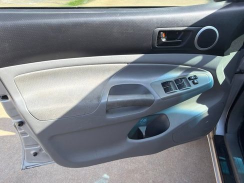 Used 2010 Toyota Tacoma PreRunner RWD image 16
