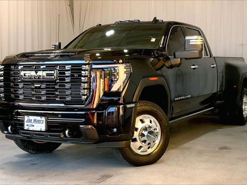 Used 2024 GMC Sierra 3500 Denali Ultimate image 12