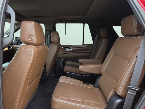 Used 2024 Chevrolet Tahoe High Country AWD/4WD image 11