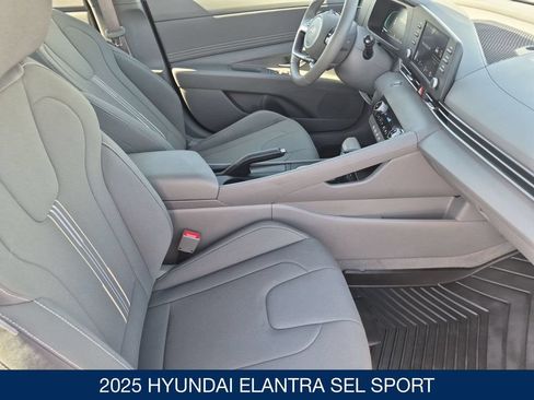 Certified 2025 Hyundai Elantra Sport FWD image 30