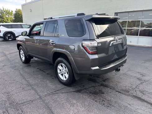 Used 2020 Toyota 4Runner SR5 AWD/4WD image 5