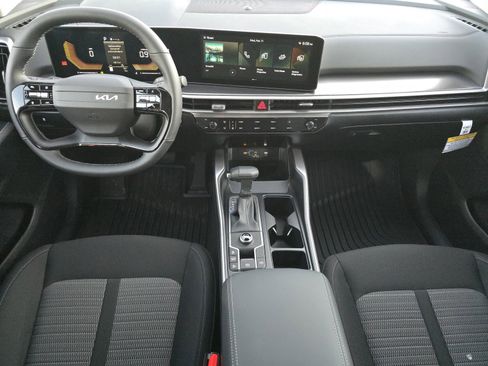 New 2026 Kia Sorento LX FWD image 5