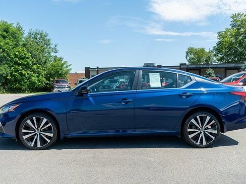 Used 2021 Nissan Altima 2.5 SR w/ SR Premium Package AWD/4WD image 9