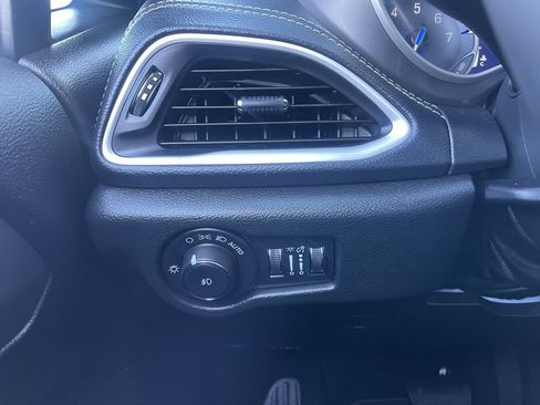 New 2026 Chrysler Pacifica Select FWD image 36