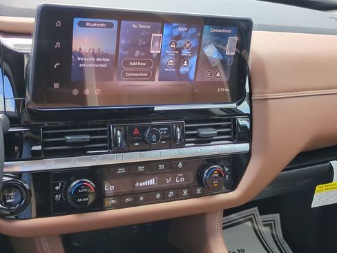 New 2026 Nissan Pathfinder Platinum image 19