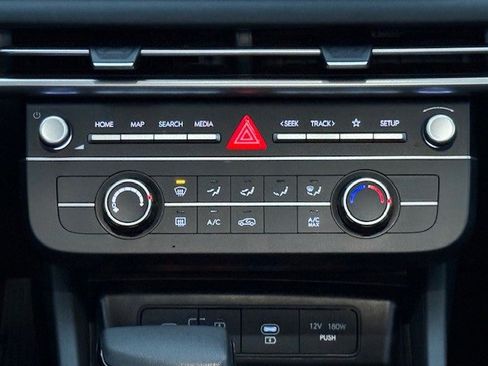 Certified 2025 Hyundai Tucson SE image 19