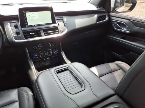 Used 2024 Chevrolet Tahoe LT RWD image 17