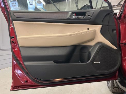 Used 2017 Subaru Outback 3.6R Limited image 10