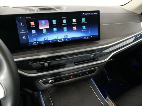 Used 2024 BMW X7 xDrive40i w/ Executive Package image 51