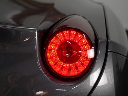 Used 2014 Ferrari California RWD image 23