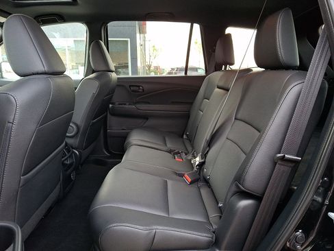 Used 2023 Honda Passport EX-L image 10