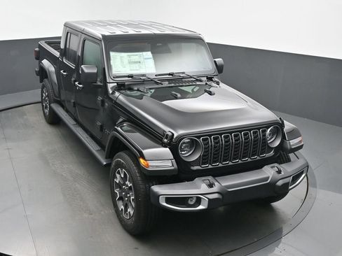 New 2026 Jeep Gladiator Sahara image 45