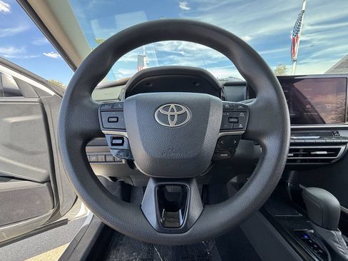 Used 2025 Toyota Camry LE FWD image 25