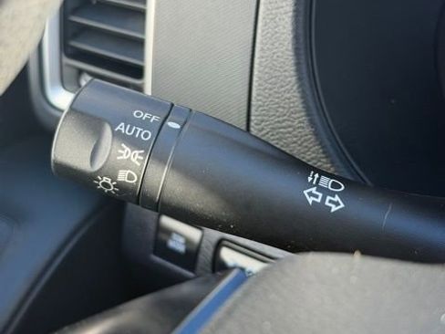 Used 2022 Nissan Frontier SV image 25