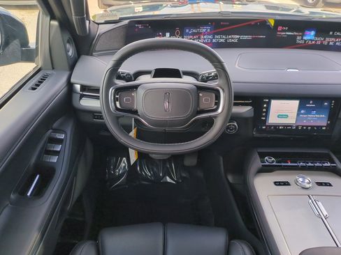 New 2025 Lincoln Navigator L Reserve w/ Jet Appearance Package AWD/4WD image 16