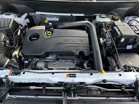 Certified 2023 Chevrolet Equinox RS FWD image 10