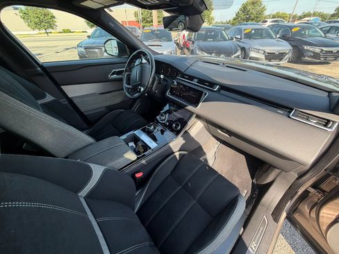Used 2019 Land Rover Range Rover Velar R-Dynamic SE AWD/4WD image 32