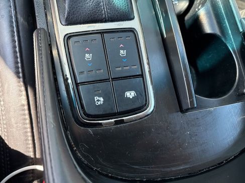 Used 2013 Hyundai Azera w/ Technology Pkg image 12