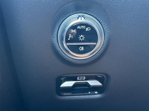 New 2025 Mercedes-Benz C 300 4MATIC Sedan image 29