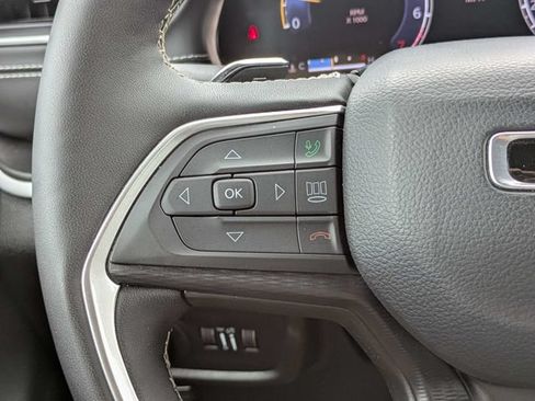 Used 2025 Jeep Grand Cherokee L Laredo RWD image 25