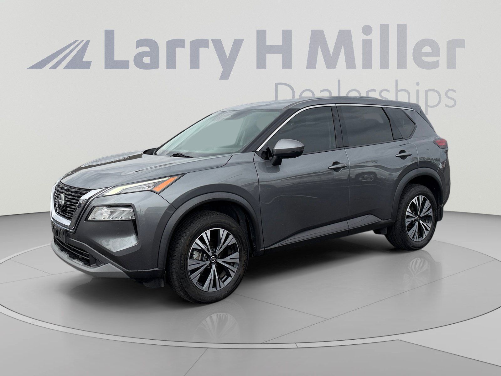 Used 2021 Nissan Rogue SV FWD image 1