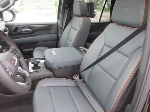 New 2026 GMC Yukon AT4 w/ AT4 Premium Plus Package AWD/4WD image 11