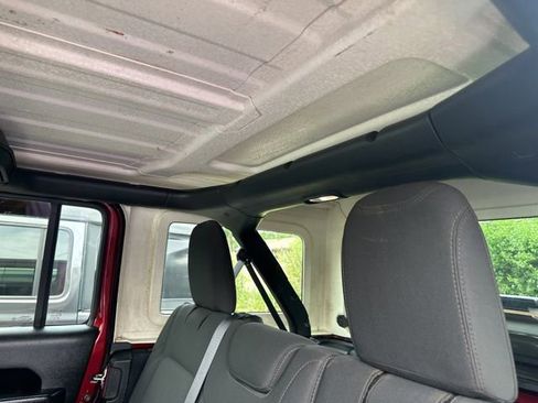 Used 2022 Jeep Wrangler Unlimited Sport AWD/4WD image 31
