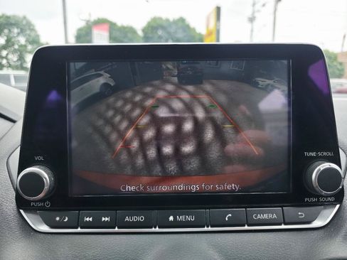 Used 2021 Nissan Sentra SR FWD image 33