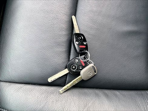 Used 2015 Honda Pilot Touring image 34