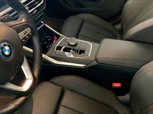 Used 2024 BMW i4 eDrive35 image 8