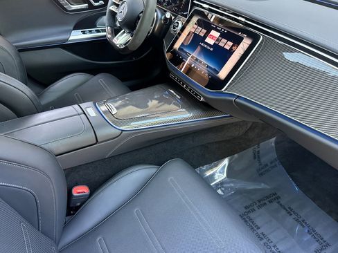 Used 2025 Mercedes-Benz E 53 AMG e 4MATIC Sedan image 32