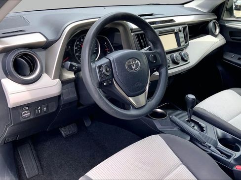 Used 2013 Toyota RAV4 LE FWD image 18