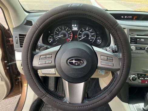 Used 2011 Subaru Outback 2.5i Premium w/ All-Weather Pkg image 11