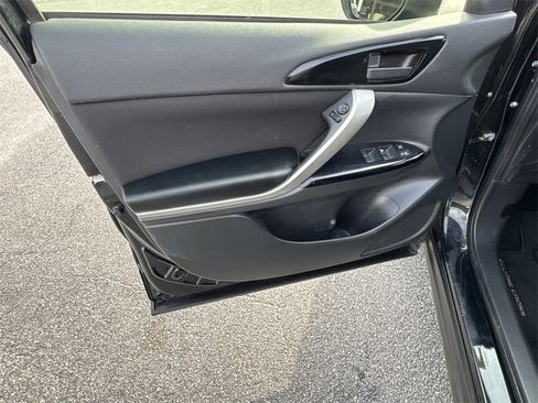 Used 2023 Mitsubishi Eclipse Cross LE image 10