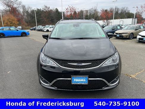 Used 2020 Chrysler Pacifica Touring-L w/ Advanced Safetytec Group image 9