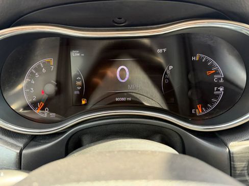 Used 2017 Jeep Grand Cherokee Limited AWD/4WD image 29