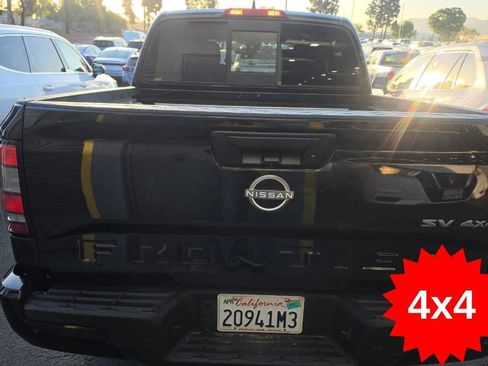 Used 2022 Nissan Frontier SV AWD/4WD image 4