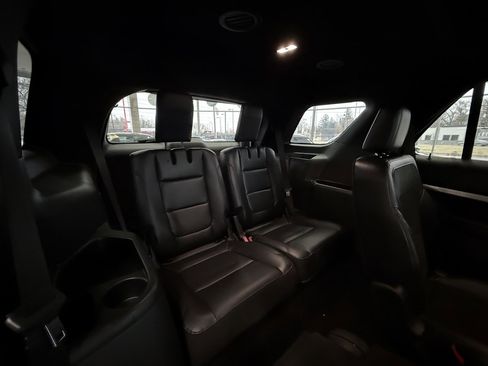 Used 2019 Ford Explorer XLT w/ Equipment Group 202A image 32