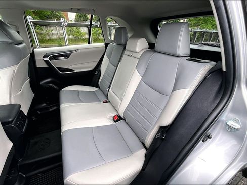 Used 2023 Toyota RAV4 XLE Premium AWD/4WD image 25