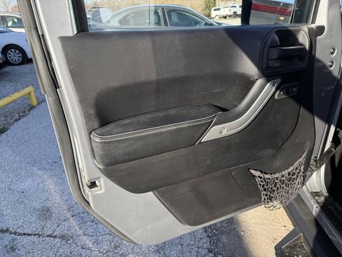 Used 2014 Jeep Wrangler Unlimited Sport image 14
