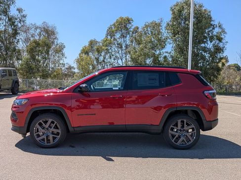New 2026 Jeep Compass Latitude image 9