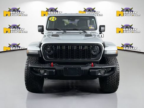 Used 2024 Jeep Wrangler Unlimited Rubicon AWD/4WD image 2