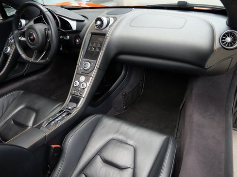 Used 2015 McLaren 650S Spider image 10